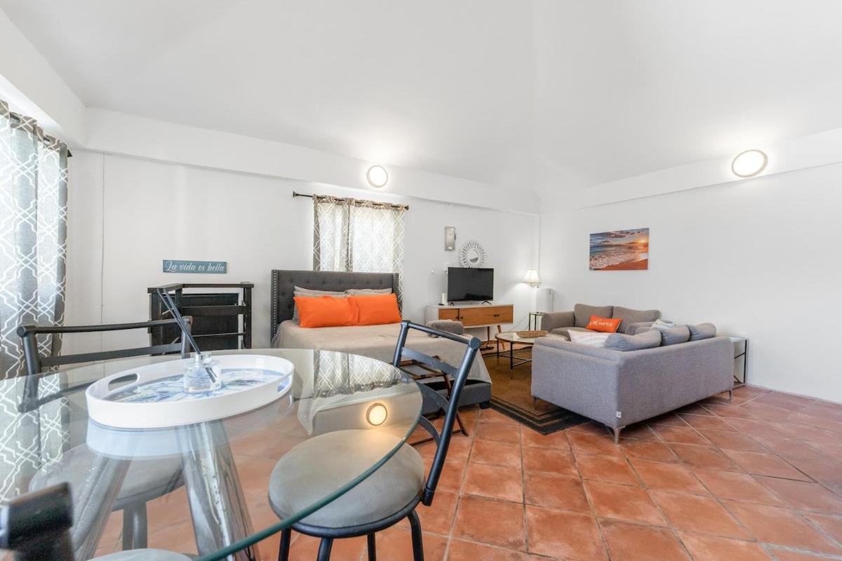 4 Bedroom Kikita Beach Villa Oceanfront W Pool Dorado Exteriér fotografie