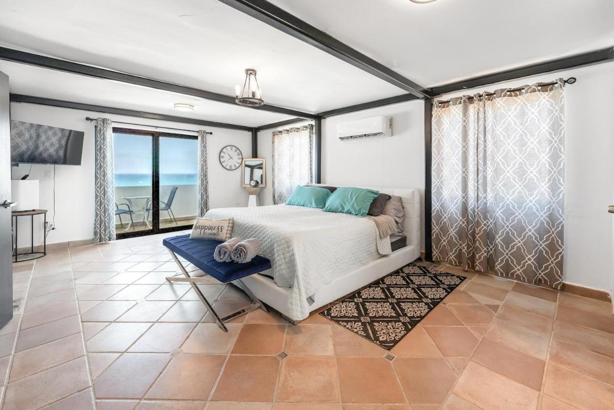 4 Bedroom Kikita Beach Villa Oceanfront W Pool Dorado Exteriér fotografie